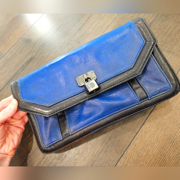 RARE VINTAGE Tory Burch All Leather Handbag/Clutch - Picture 1 of 16
